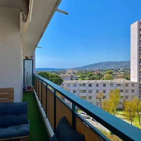 Appartement Spacious 2 Bedroom Apartment In Antibes With A Parking