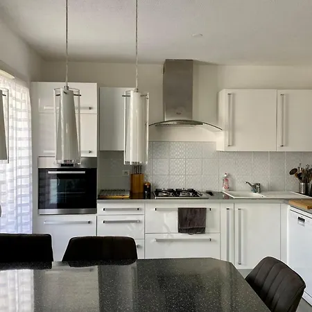 Appartement Spacious 2 Bedroom Apartment In Antibes With A Parking Antibes