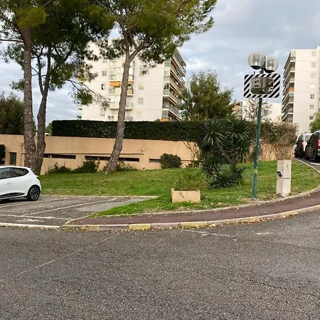 Spacious 2 Bedroom Apartment In Antibes With A Parking Antibes