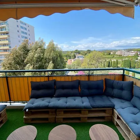 Spacious 2 Bedroom Apartment In Antibes With A Parking *