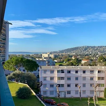 Appartement Spacious 2 Bedroom Apartment In Antibes With A Parking