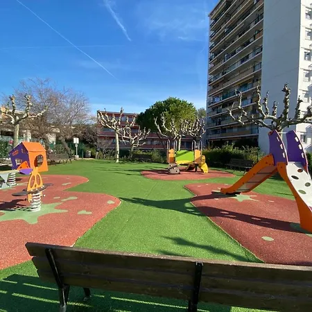 Spacious 2 Bedroom Apartment In Antibes With A Parking * Antibes