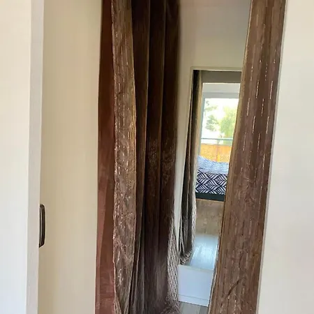 Spacious 2 Bedroom Apartment In Antibes With A Parking Appartement